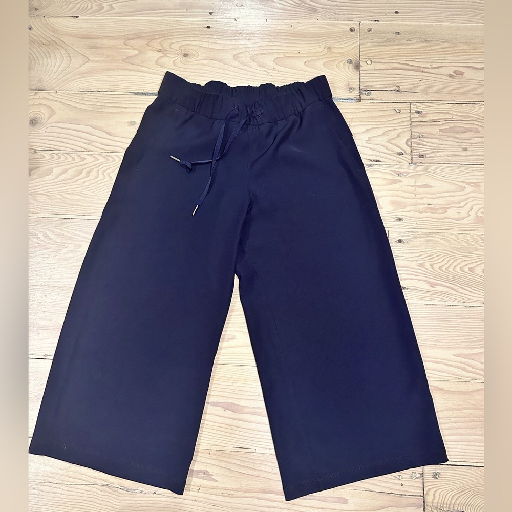 Lululemon Black Wide Leg Cropped Culotte Pants